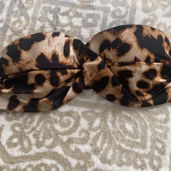 Victoria’s Secret swim suit top - Picture 4 of 10